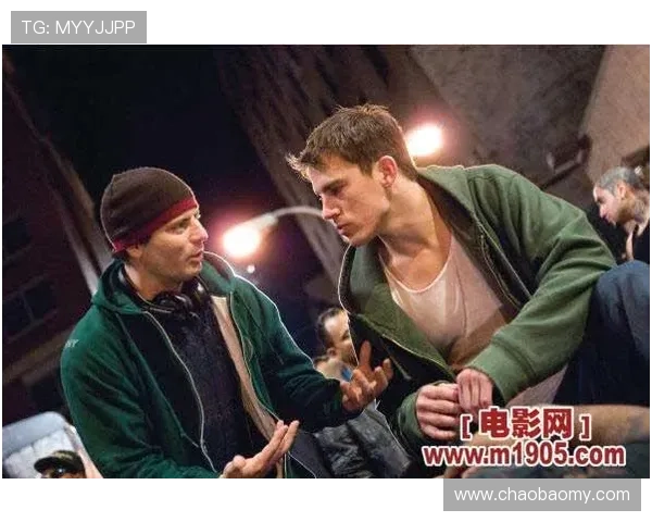 卧底潜入黑暗地下拳击场揭开血色擂台背后的罪恶与阴谋世界